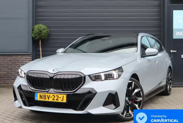 520i | Pano | 360 Camera | HUD | Trekhaak | Bowers & Wilkins
