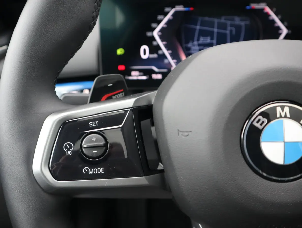 520i | Pano | 360 Camera | HUD | Trekhaak | Bowers & Wilkins