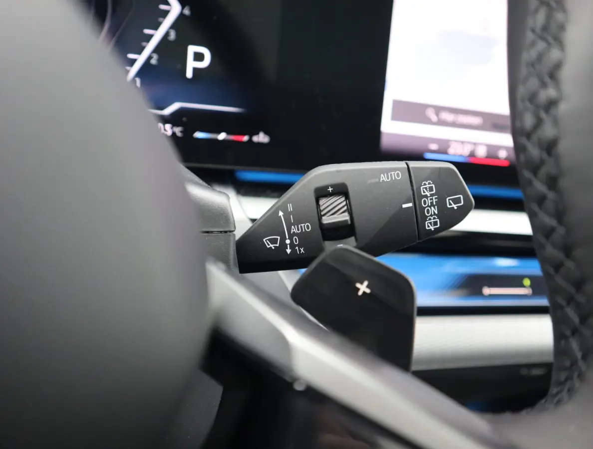 520i | Pano | 360 Camera | HUD | Trekhaak | Bowers & Wilkins