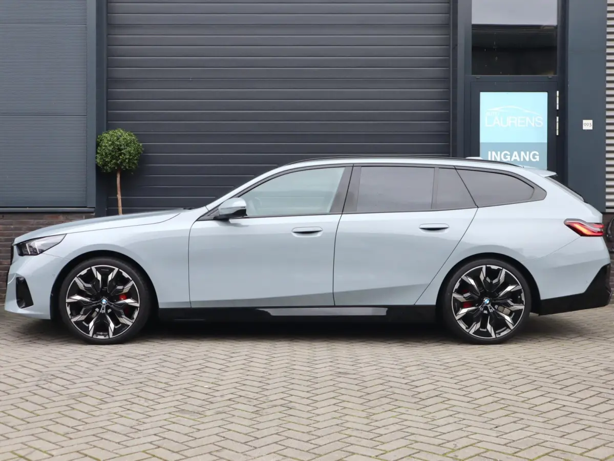 520i | Pano | 360 Camera | HUD | Trekhaak | Bowers & Wilkins