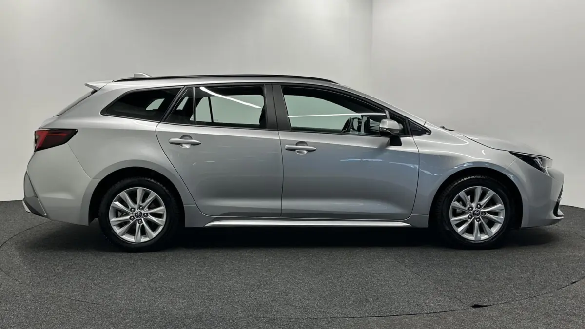 Hybrid 140 Active CAMERA CARPLAY NAVI ADAPTIEF CRUISE.