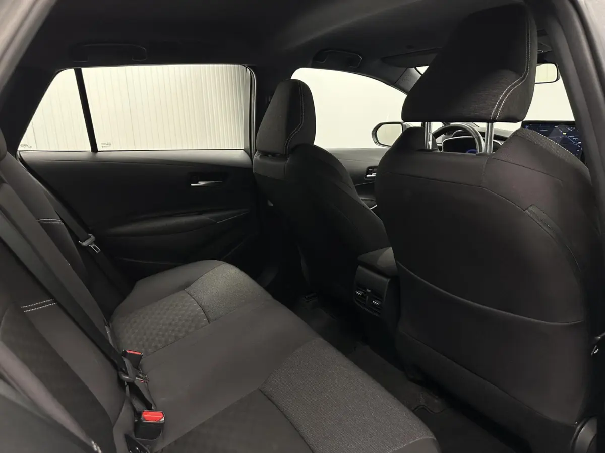 Hybrid 140 Active CAMERA CARPLAY NAVI ADAPTIEF CRUISE.