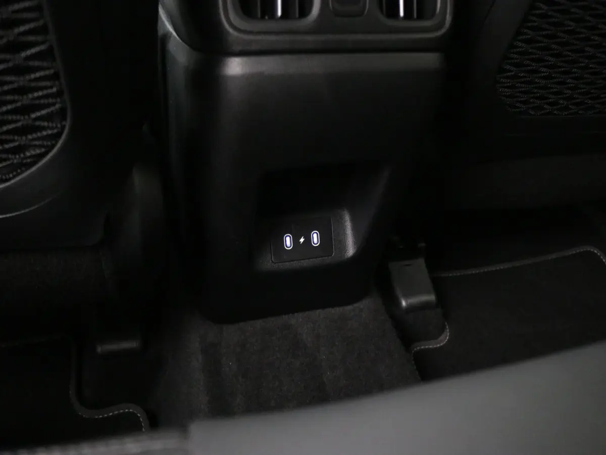 Premium | Achteruitrijcamera 360 graden | Airco (automatisch) | Cruisecontrol adaptief