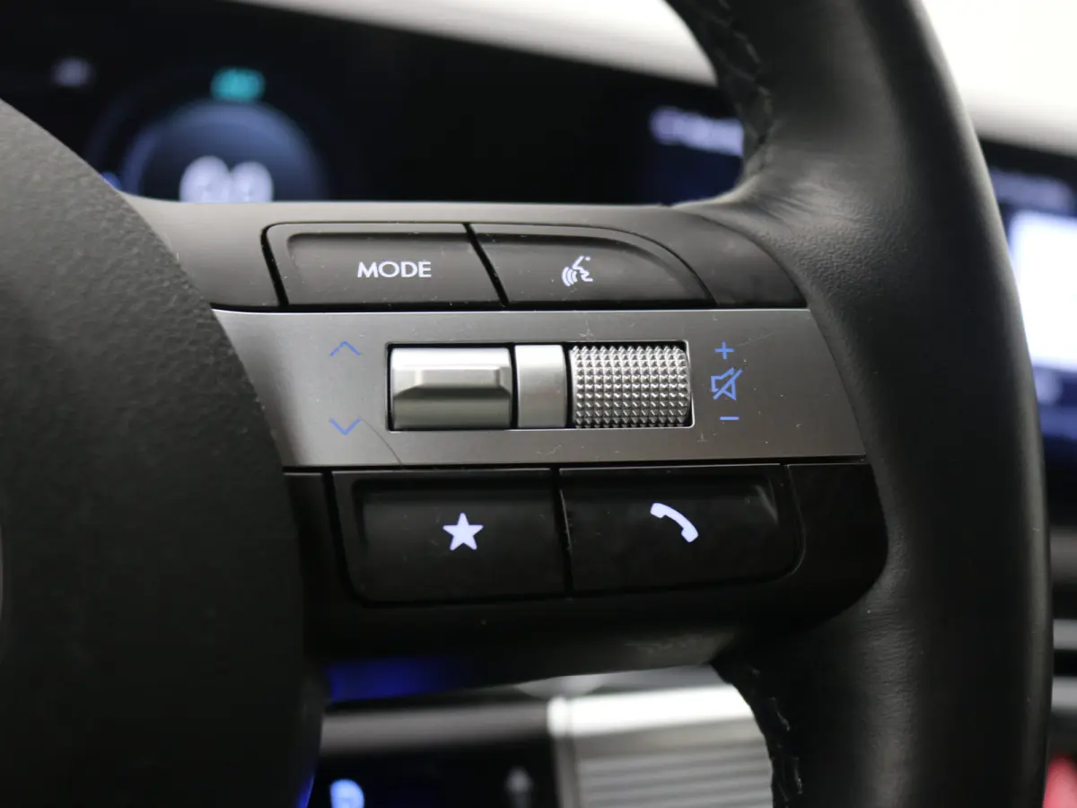 Premium | Achteruitrijcamera 360 graden | Airco (automatisch) | Cruisecontrol adaptief
