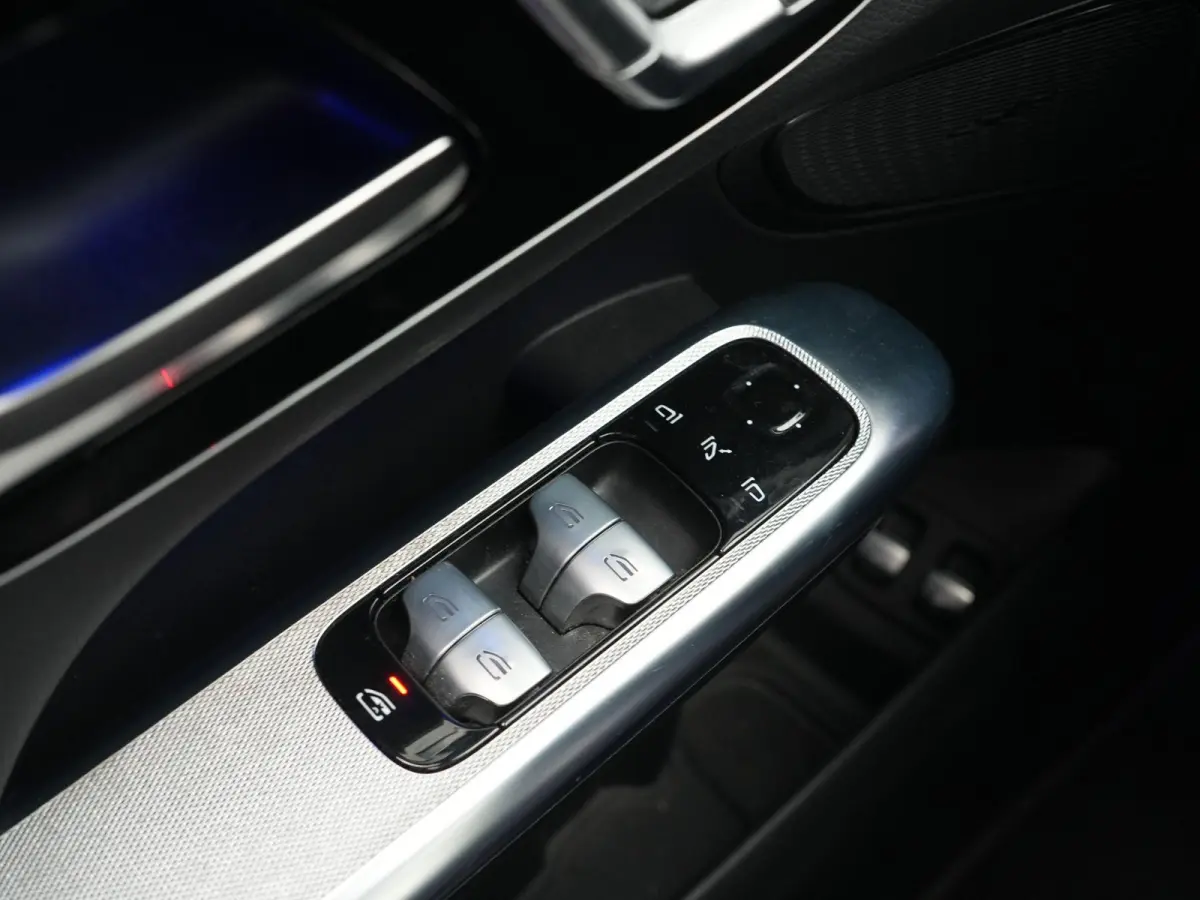 4MATIC AMG Line | LEDEREN BEKLEDING | MATRIX/LED VERLICHTING | STOELVERWARMING | 360 CAMERA | AMG-STYLING | 12 MAANDEN BOVAG GARANTIE |