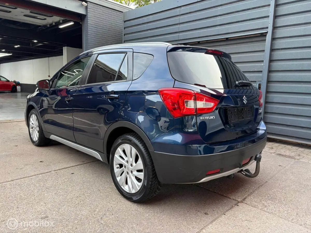 1.0 Boosterjet Trekhaak Navi Cruise LED