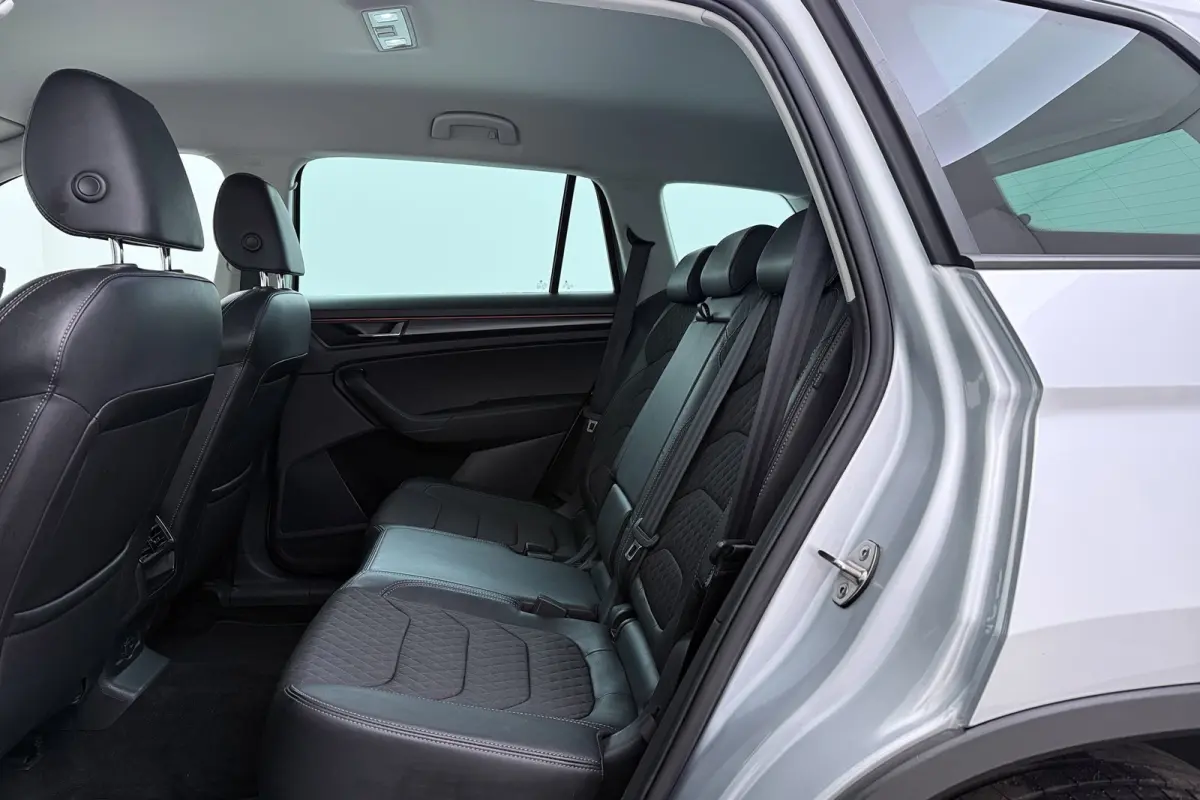 1.5 TSI Business Edition | Uitklap Trekhaak | CarPlay | Camera | Org NL | Canton Audio | 20" Velgen |