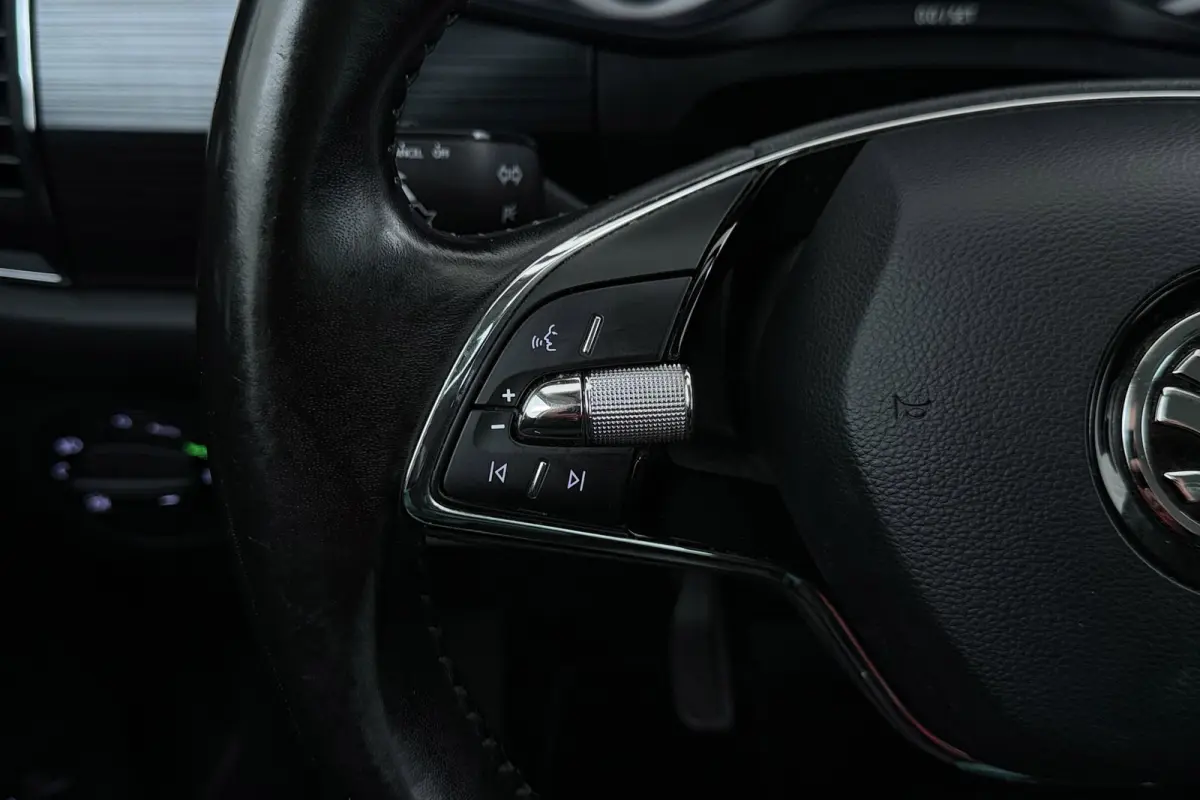 1.5 TSI Business Edition | Uitklap Trekhaak | CarPlay | Camera | Org NL | Canton Audio | 20" Velgen |