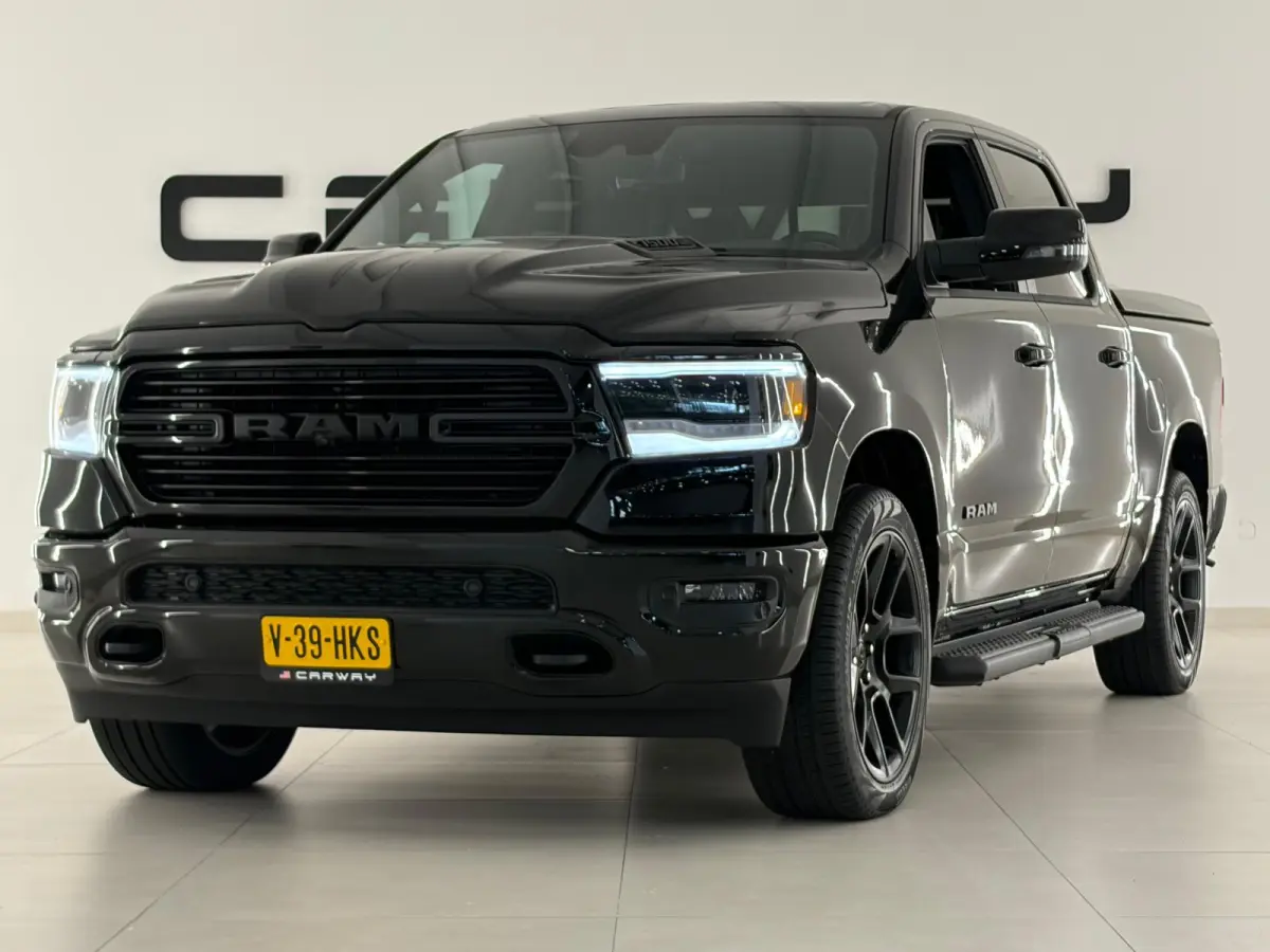 1500 5.7 V8 4x4 Laramie Night