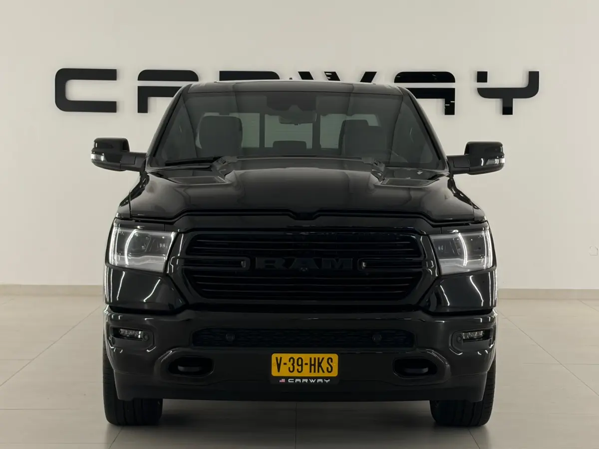 1500 5.7 V8 4x4 Laramie Night