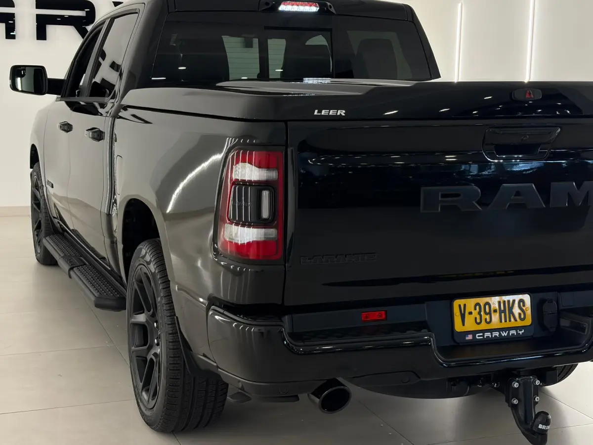 1500 5.7 V8 4x4 Laramie Night