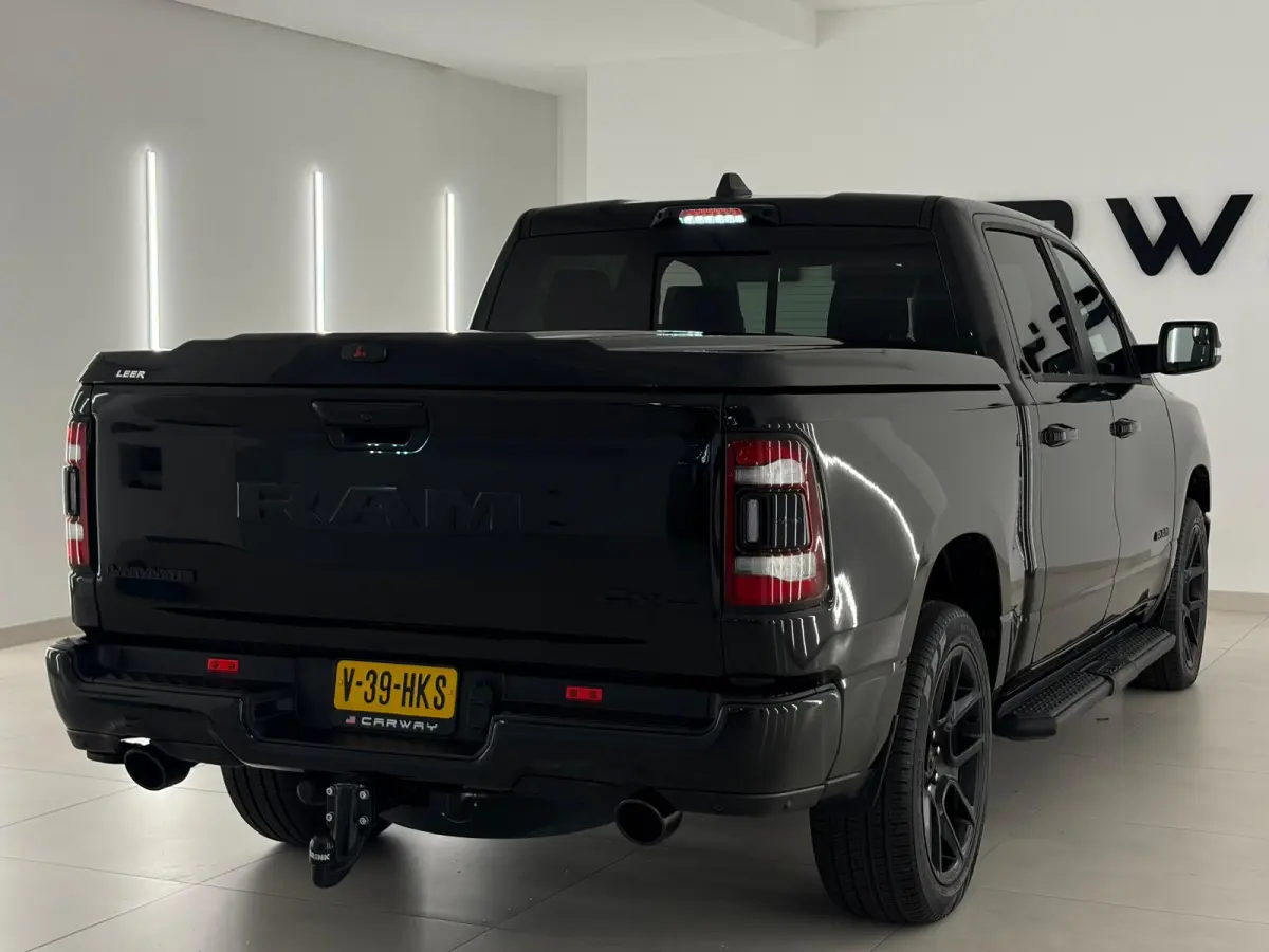 1500 5.7 V8 4x4 Laramie Night