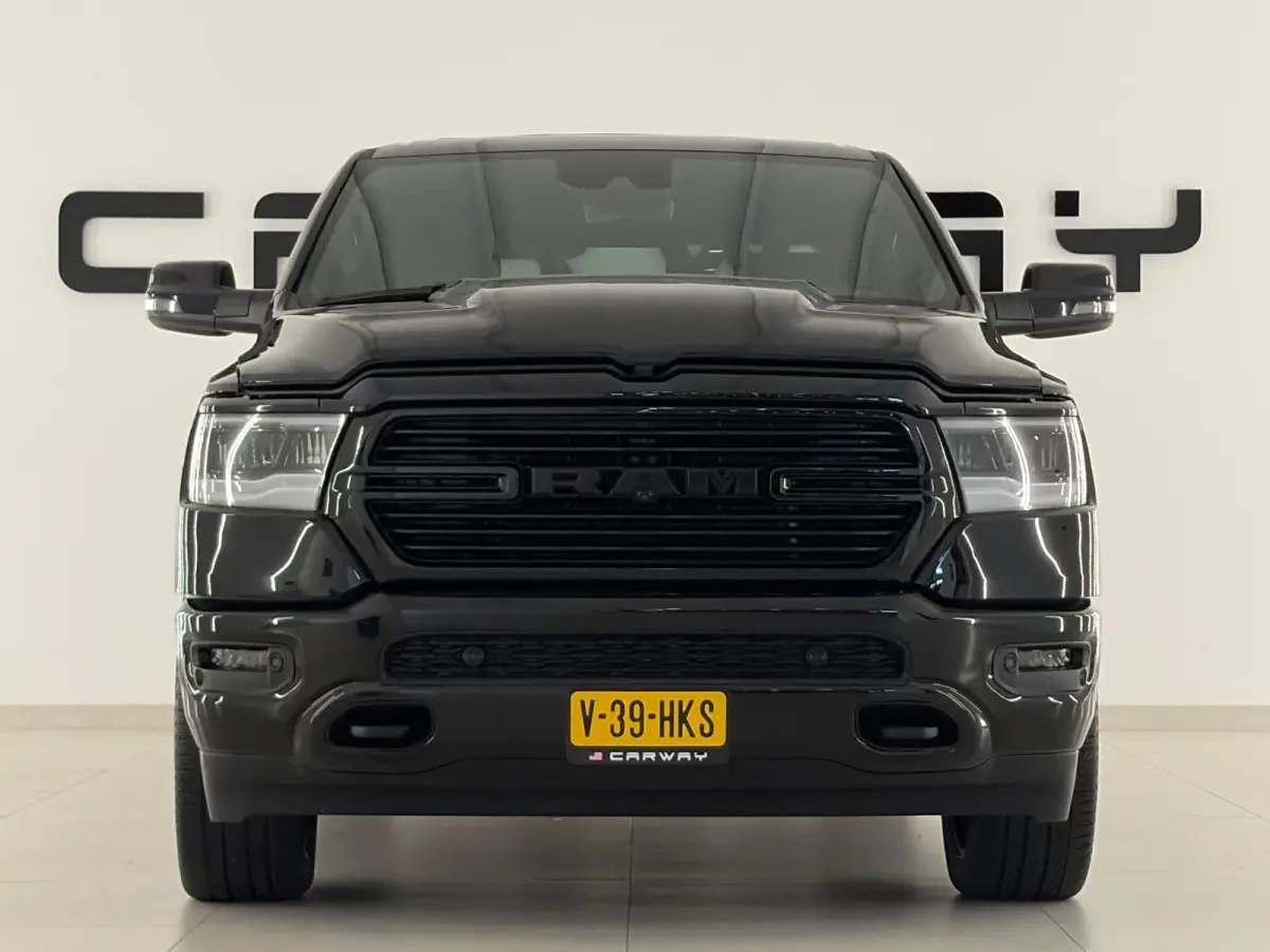 1500 5.7 V8 4x4 Laramie Night