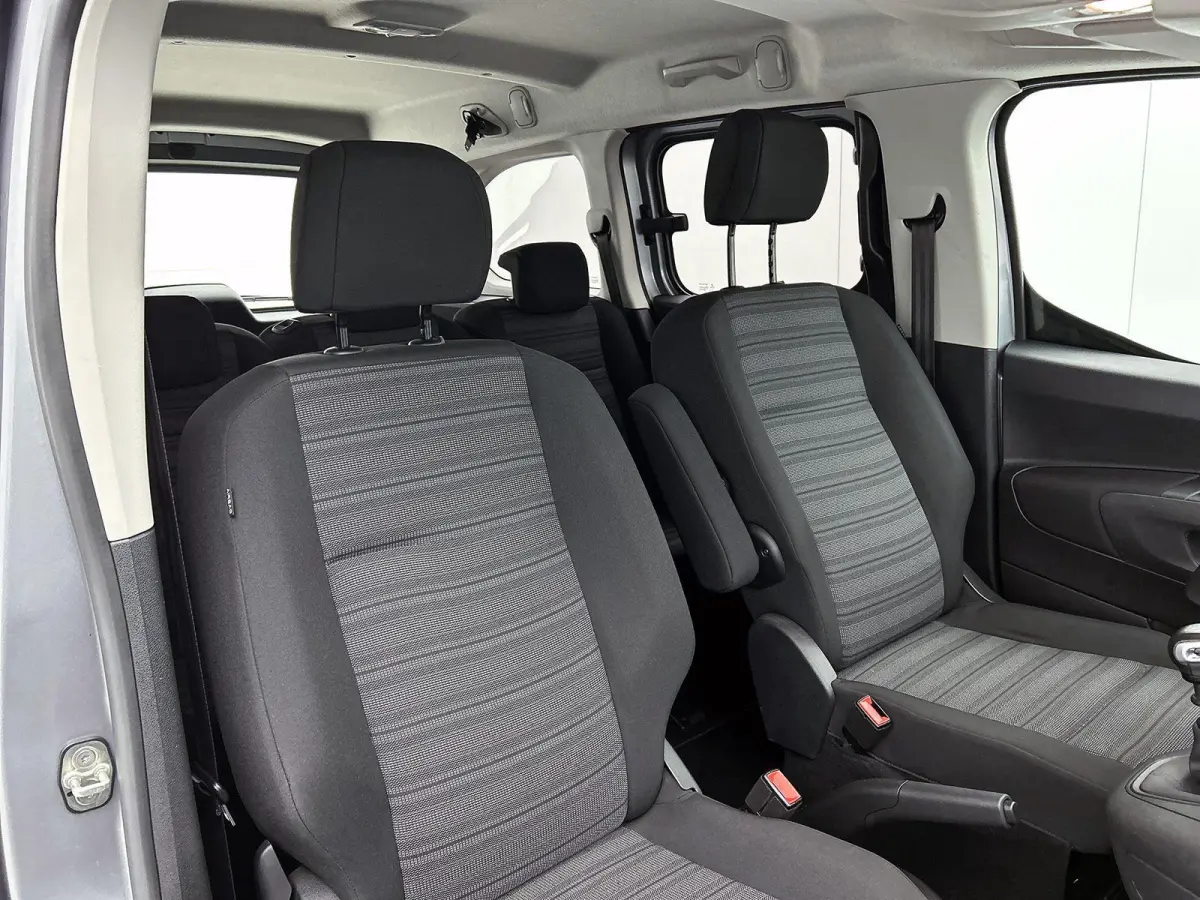 110pk L2H1 Edition | 1ste eigenaar | 7 Persoons | Camera | Navigatie | Stuurverwarming | Airco