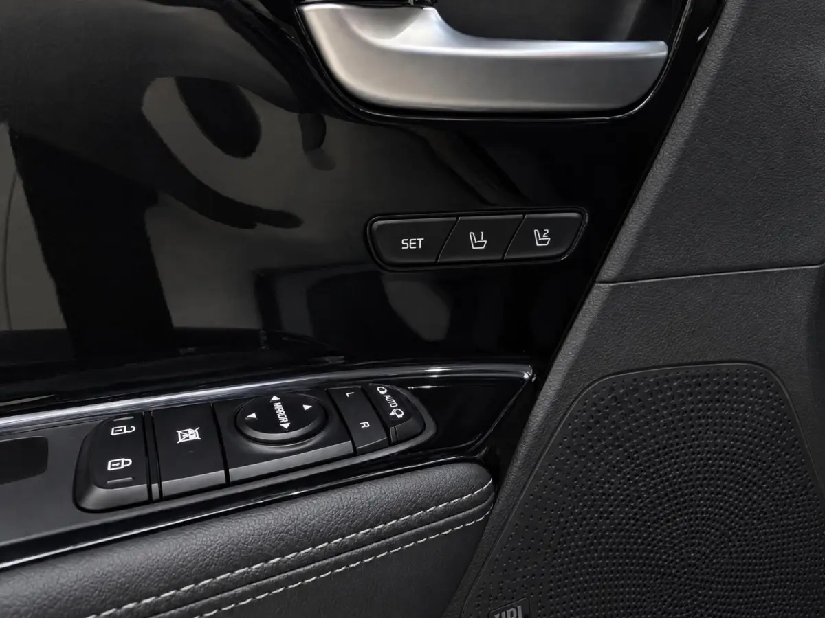 1.6 GDi PHEV ExecutiveLine Dealer onderhouden | Trekhaak | Stoel + stuurverwarming | Carplay | ACC |