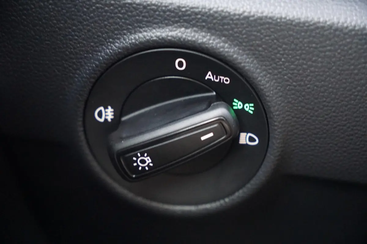 1.0 TSI 115pk Life Edition | Achteruitrijcamera | Apple Carplay & Android Auto | Climatronic