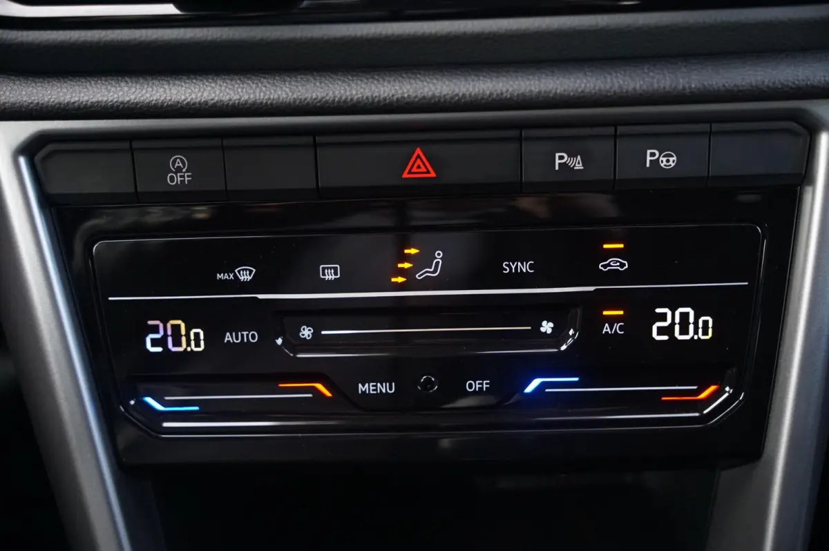 1.0 TSI 115pk Life Edition | Achteruitrijcamera | Apple Carplay & Android Auto | Climatronic
