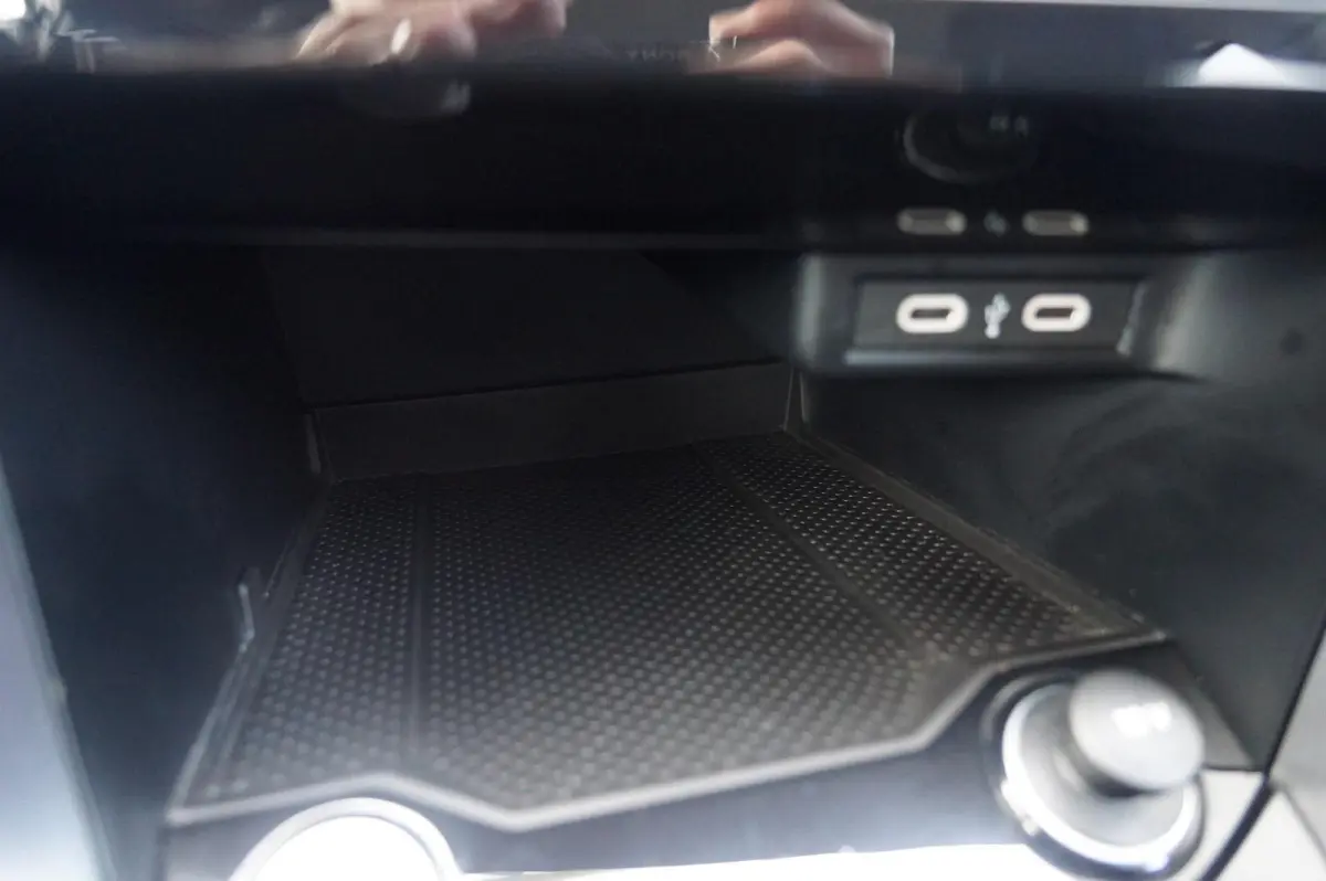 1.0 TSI 115pk Life Edition | Achteruitrijcamera | Apple Carplay & Android Auto | Climatronic