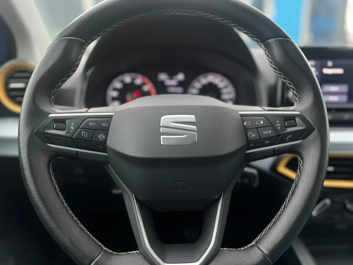 1.0TSI 95pk Style | Carplay | DAB+ | LED | Cruise