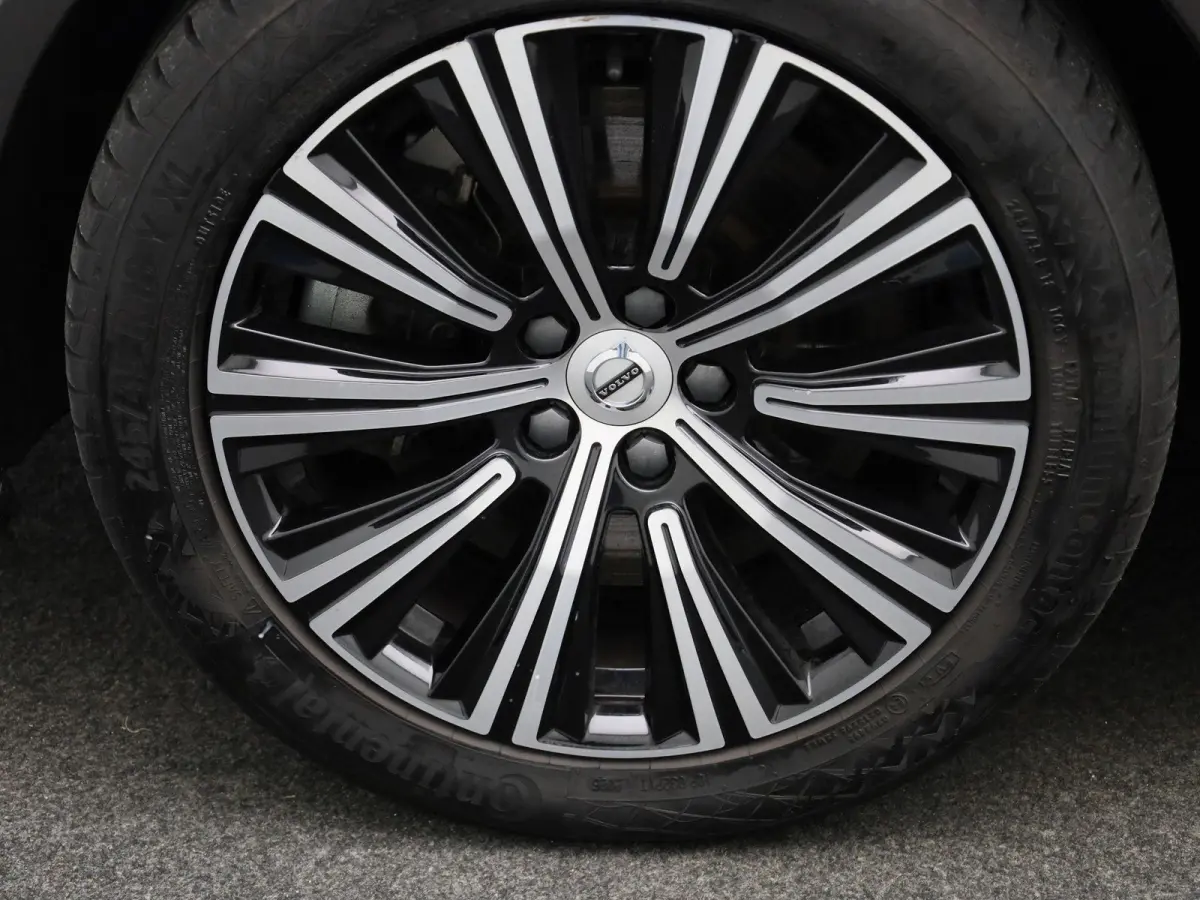 2.0 T6 AWD Inscription Expression