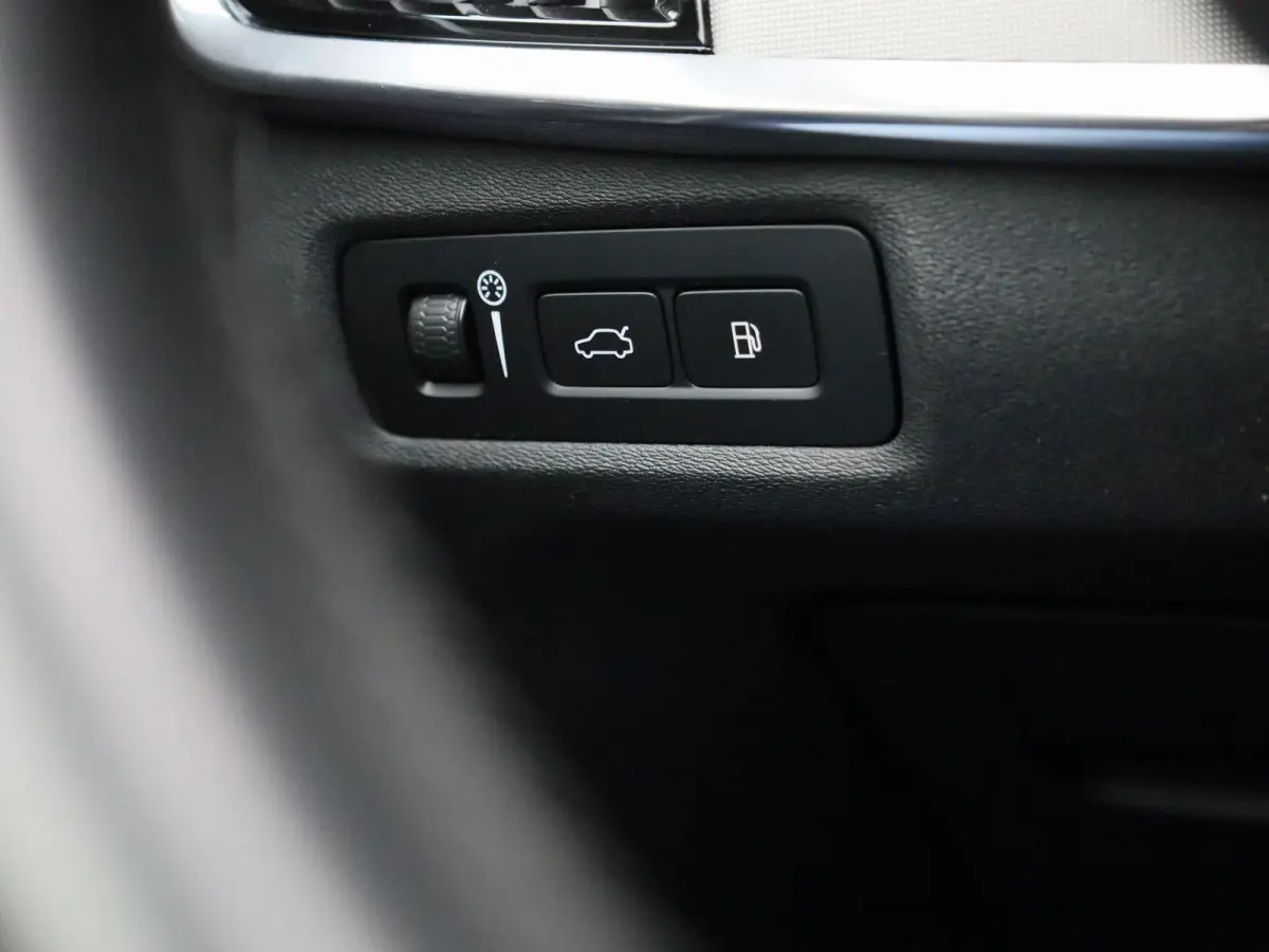 2.0 T6 AWD Inscription Expression