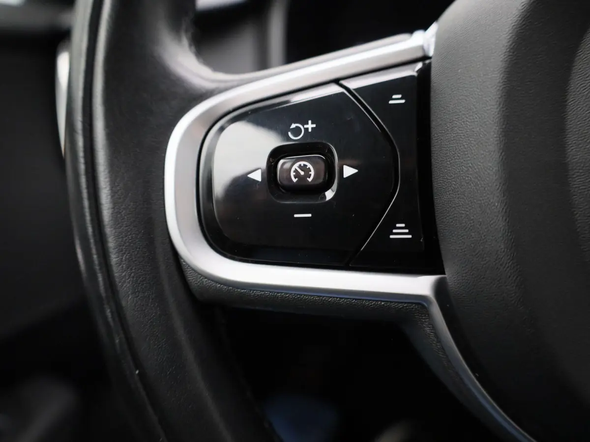 2.0 T6 AWD Inscription Expression