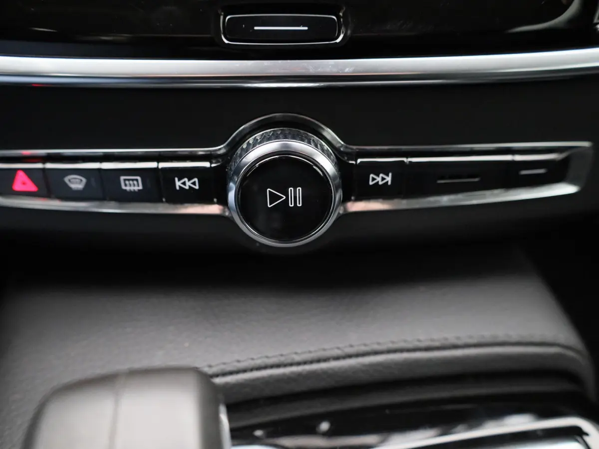 2.0 T6 AWD Inscription Expression