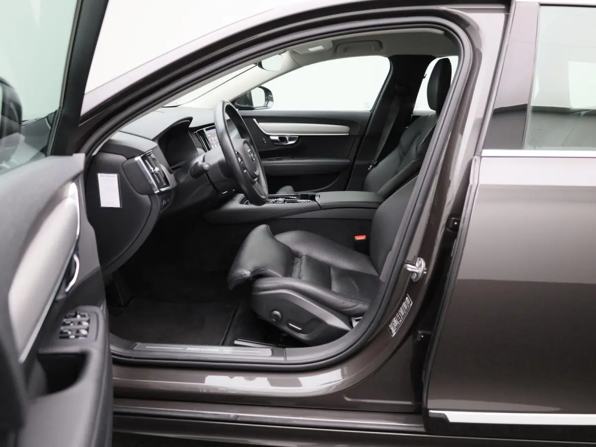 2.0 T6 AWD Inscription Expression
