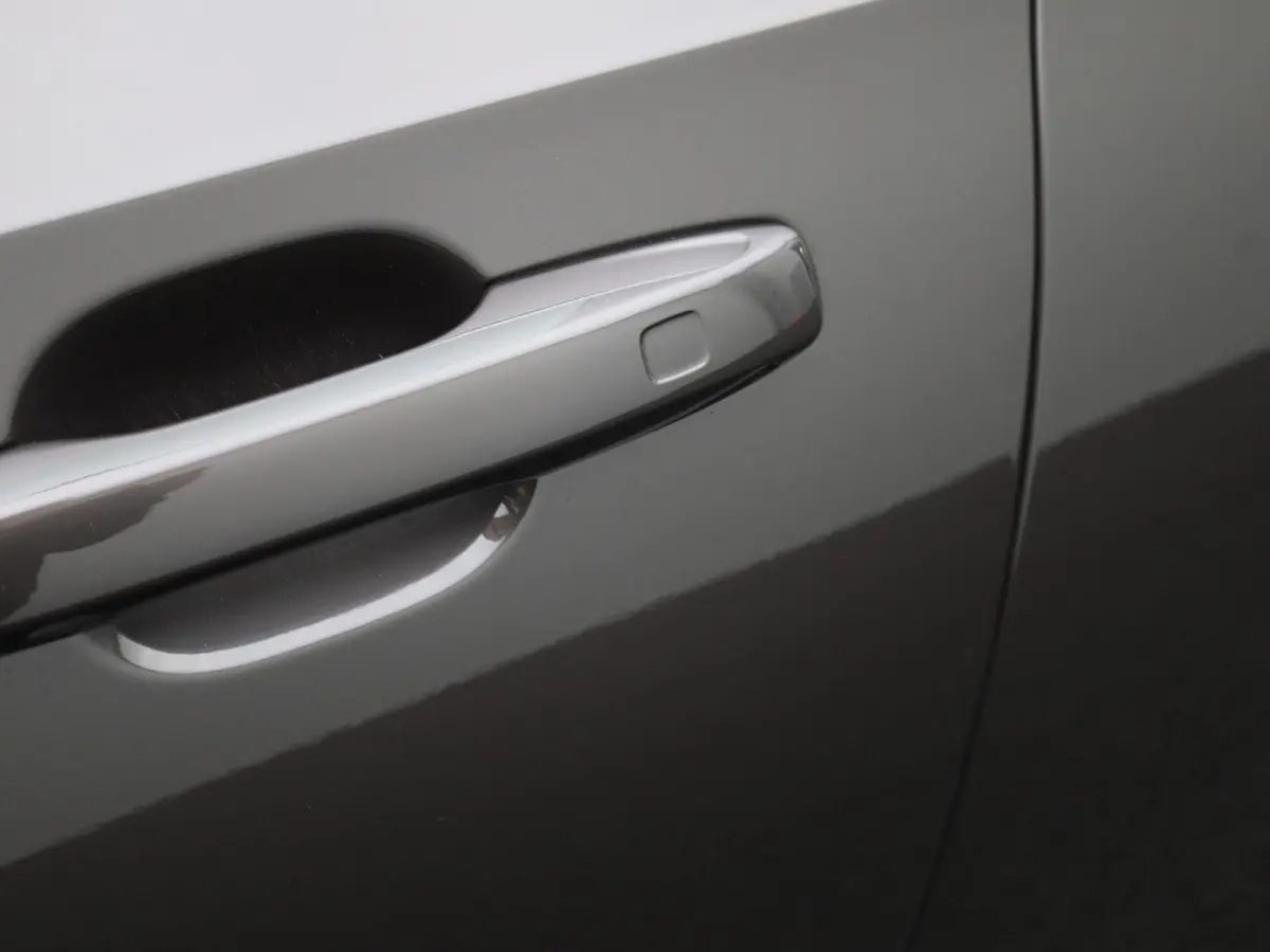 2.0 T6 AWD Inscription Expression