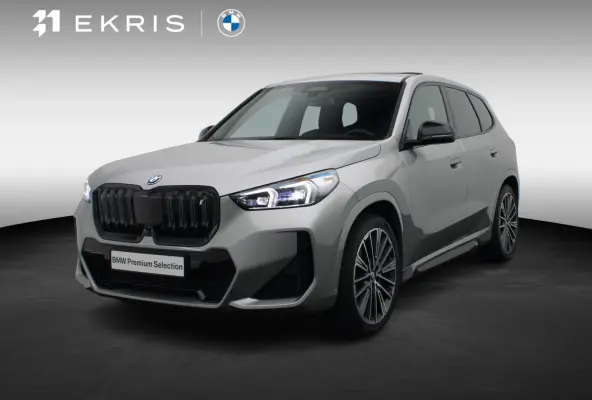 xDrive30 M Sportpakket | Innovation Pack | Comfort Pack | Travel Pack | SoH 100% | Stuurwielrand verwarmd | Trekhaak | Panoramadak | Elektrisch Verstelbare Sportstoelen | Driving Assistant P