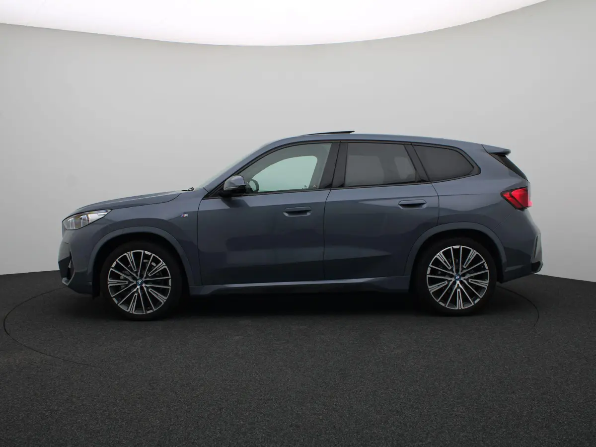 xDrive30 M Sportpakket | Innovation Pack | Comfort Pack | Travel Pack | Stuurwielrand verwarmd | Panoramadak | Elektrisch Verstelbare Sportstoelen | Driving Assistant Professional | Head Up 