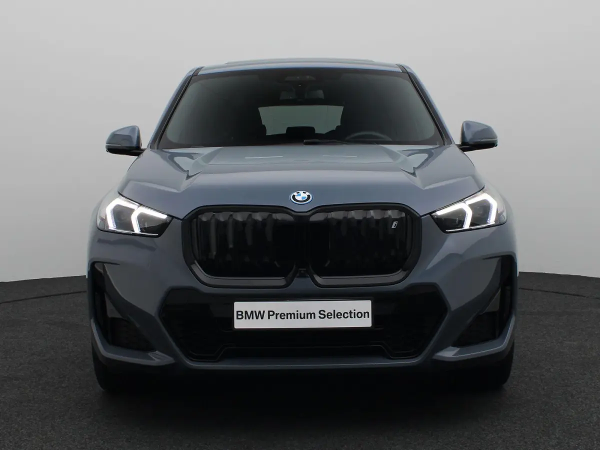 xDrive30 M Sportpakket | Innovation Pack | Comfort Pack | Travel Pack | Stuurwielrand verwarmd | Panoramadak | Elektrisch Verstelbare Sportstoelen | Driving Assistant Professional | Head Up 