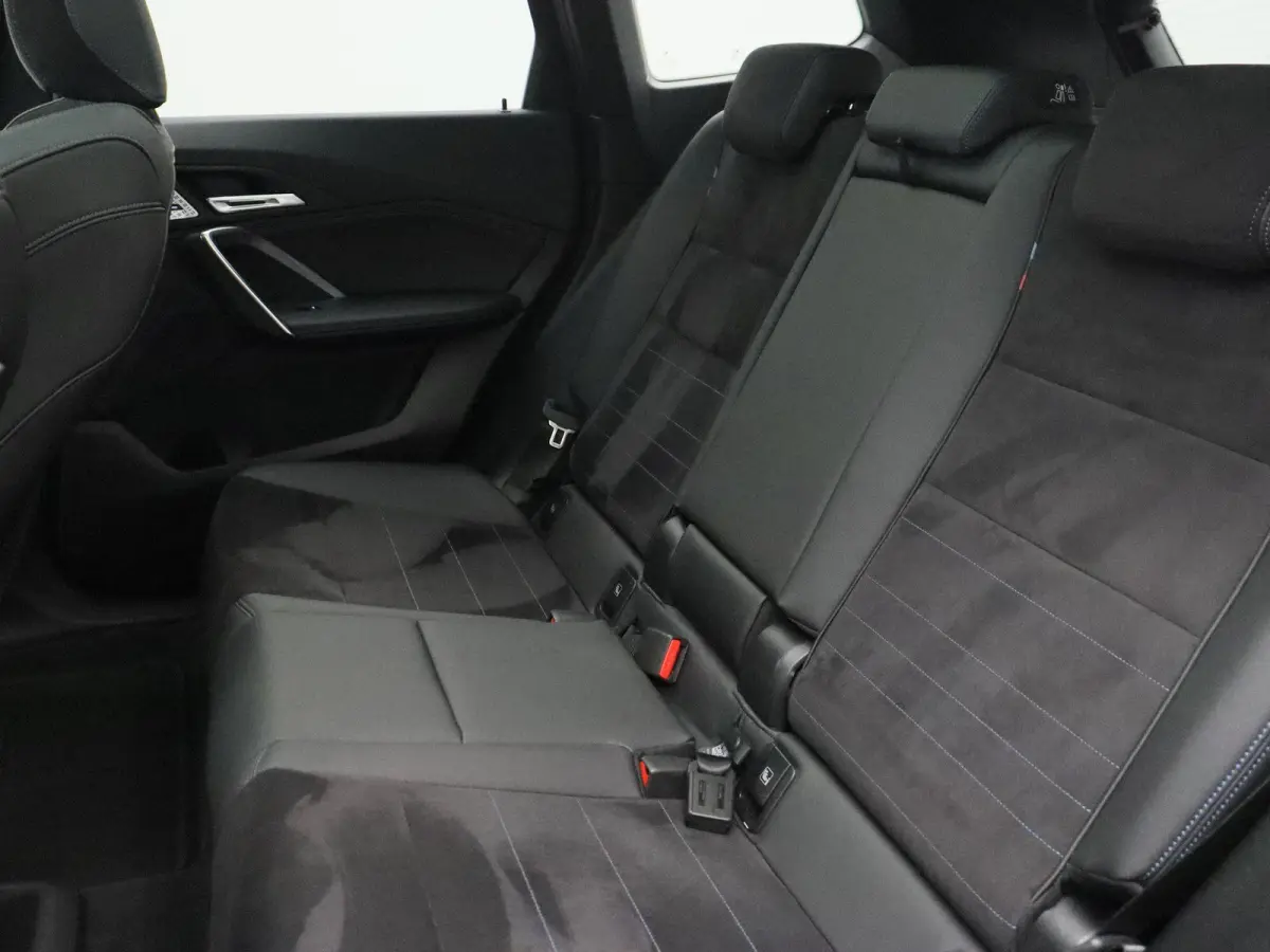 xDrive30 M Sportpakket | Innovation Pack | Comfort Pack | Travel Pack | Stuurwielrand verwarmd | Panoramadak | Elektrisch Verstelbare Sportstoelen | Driving Assistant Professional | Head Up 