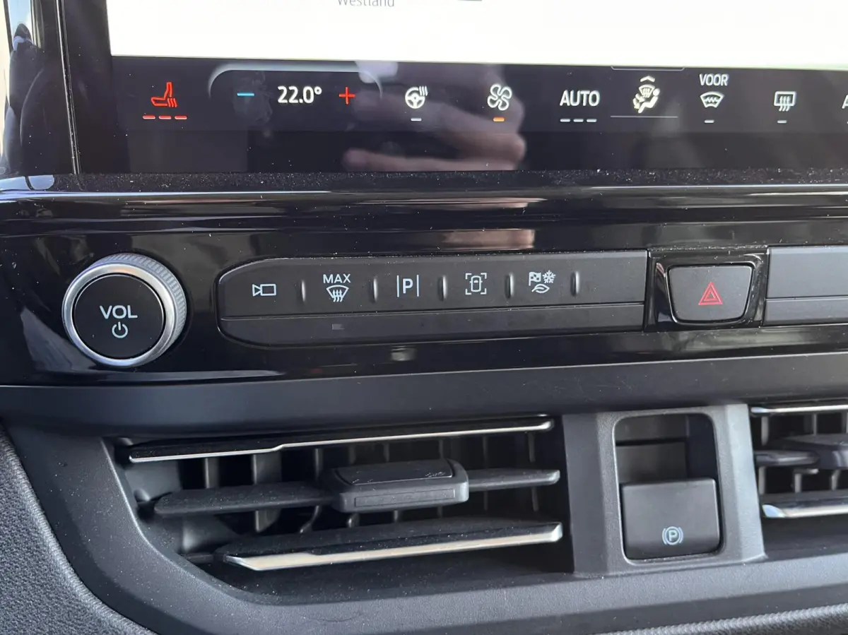 Tourneo 340 2.5 PHEV L2H1 Titanium X 233PK Emissiezonevrij!! Ex. BTW/incl. BPM 8Pers. Adaptieve Cruise Winterpack VOL leder 8 zitplaatsen verschuif/uitneembare stoelen Adaptieve Cruise Clima