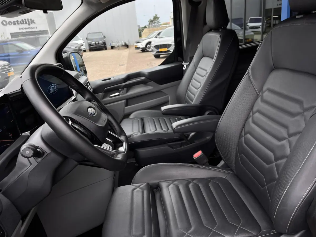 340 2.5 PHEV L2H1 Titanium X