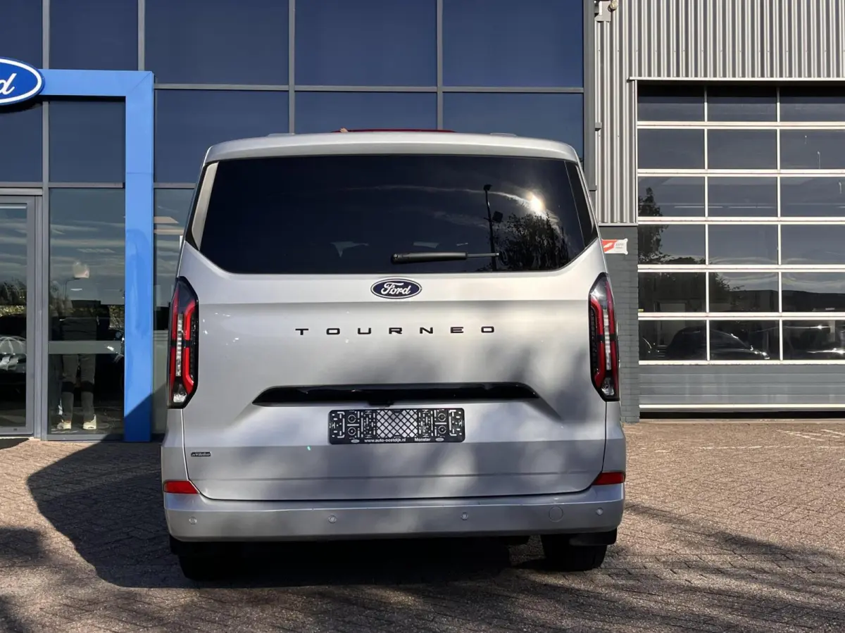 340 2.5 PHEV L2H1 Titanium X