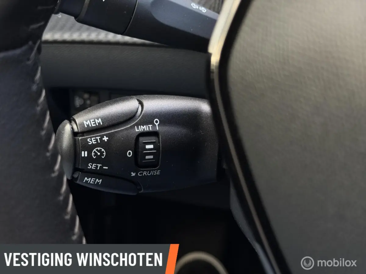 EV Active Pack 50 kWh | 360KM WLTP | Clima | Navi | Apple Carplay/Android Auto |