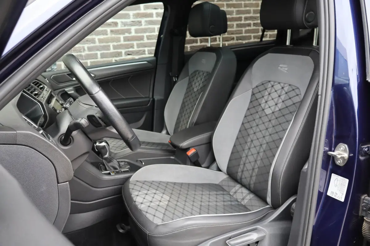 1.5 TSI 150pk DSG R-Line Business+ | Panoramadak | Trekhaak Wegklapbaar | Stoel/Stuurverwarming | Achteruitrijcamera