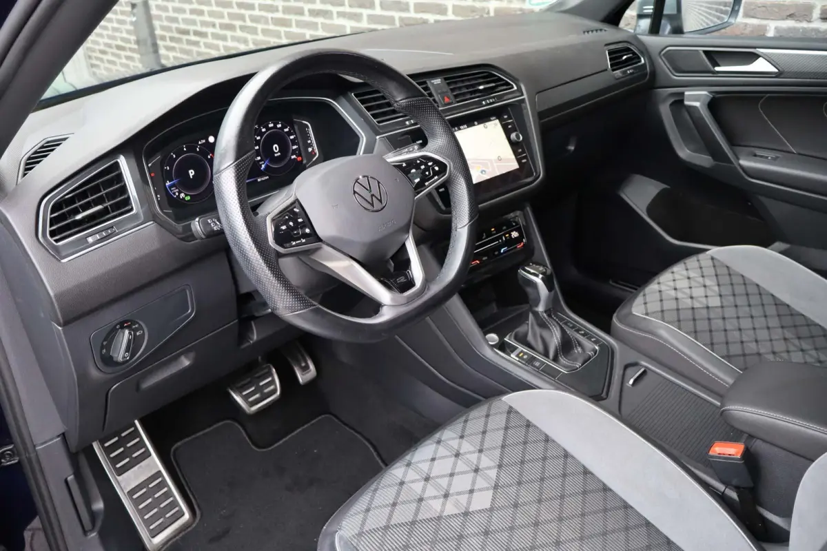 1.5 TSI 150pk DSG R-Line Business+ | Panoramadak | Trekhaak Wegklapbaar | Stoel/Stuurverwarming | Achteruitrijcamera