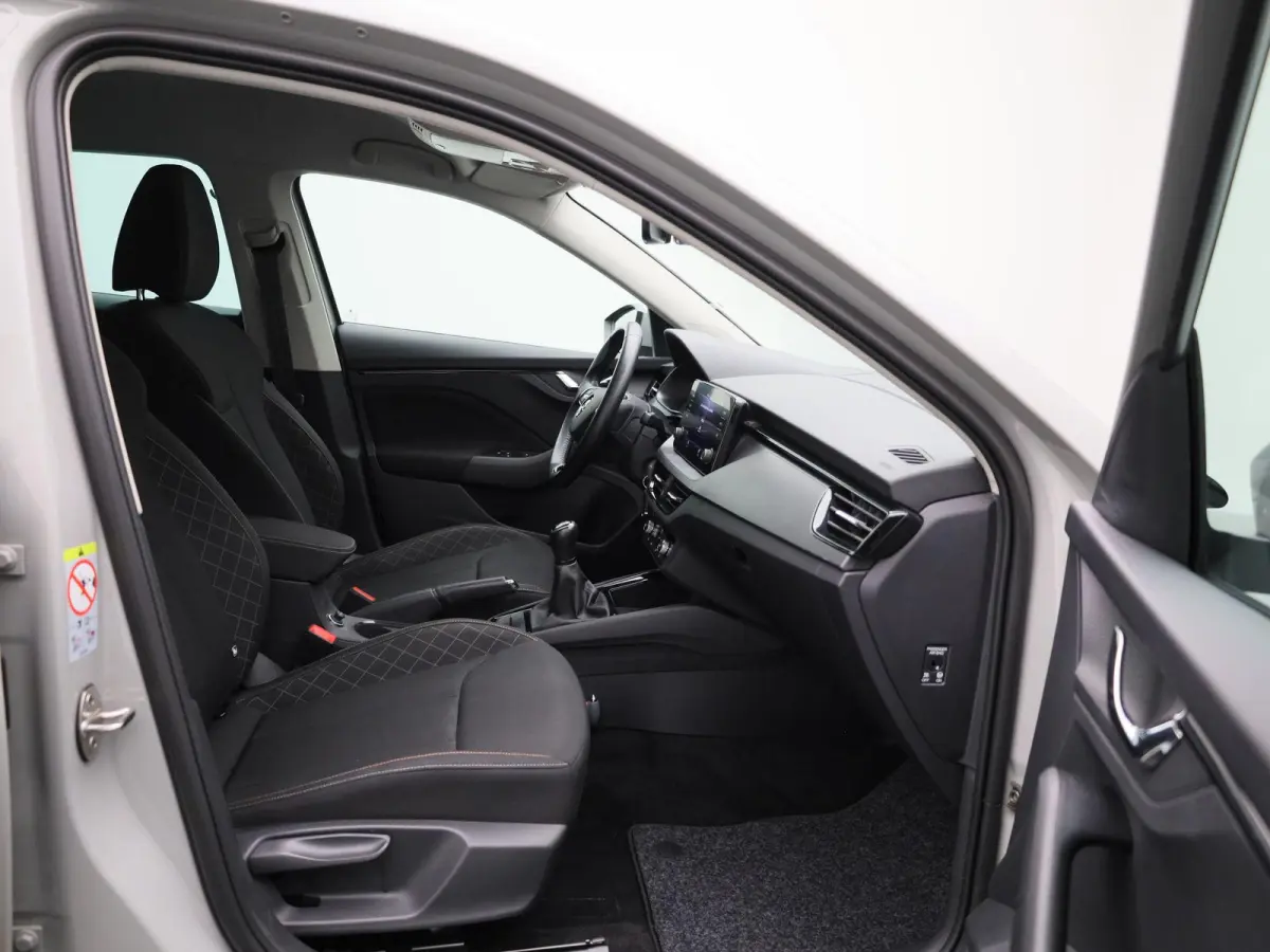 1.0 TSI Ambition | Climate Control | Apple Carplay / Android Auto | Lichtmetalen Velgen |