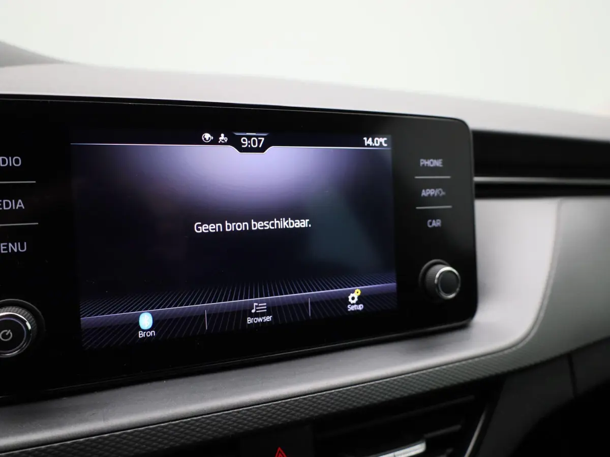 1.0 TSI Ambition | Climate Control | Apple Carplay / Android Auto | Lichtmetalen Velgen |