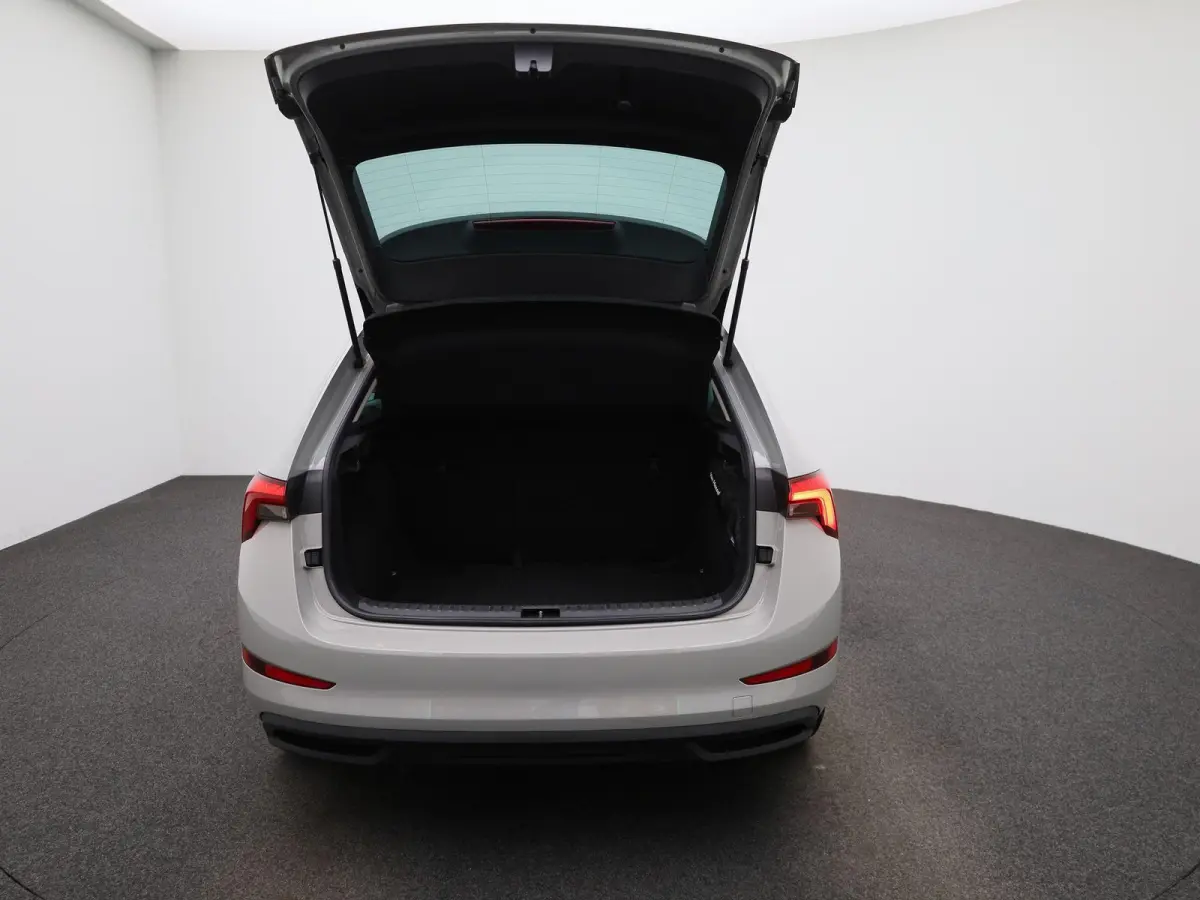 1.0 TSI Ambition | Climate Control | Apple Carplay / Android Auto | Lichtmetalen Velgen |