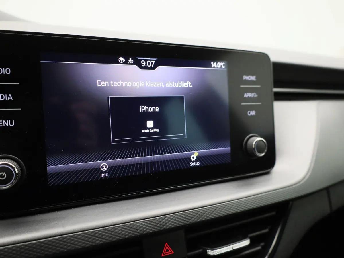 1.0 TSI Ambition | Climate Control | Apple Carplay / Android Auto | Lichtmetalen Velgen |