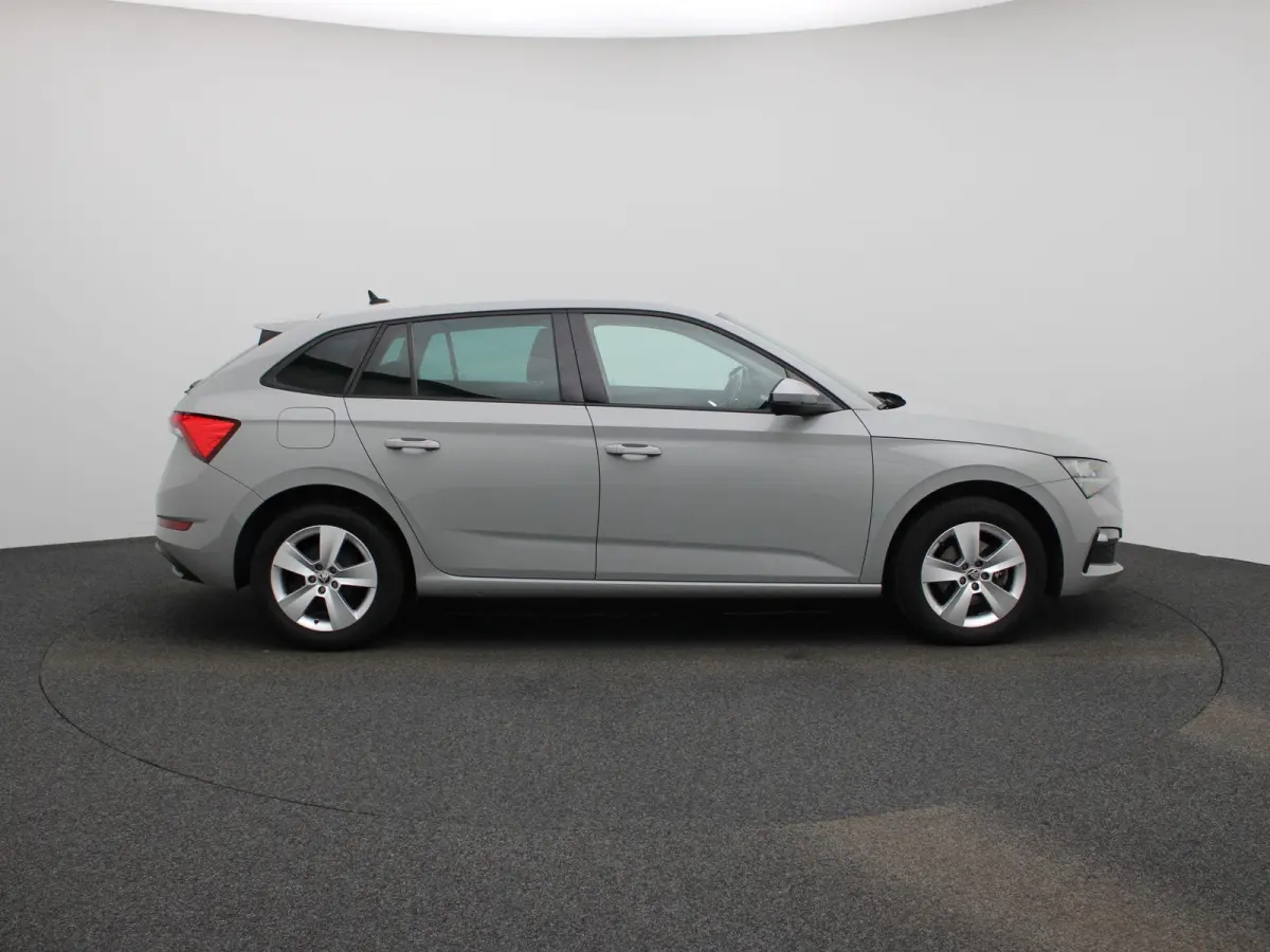 1.0 TSI Ambition | Climate Control | Apple Carplay / Android Auto | Lichtmetalen Velgen |