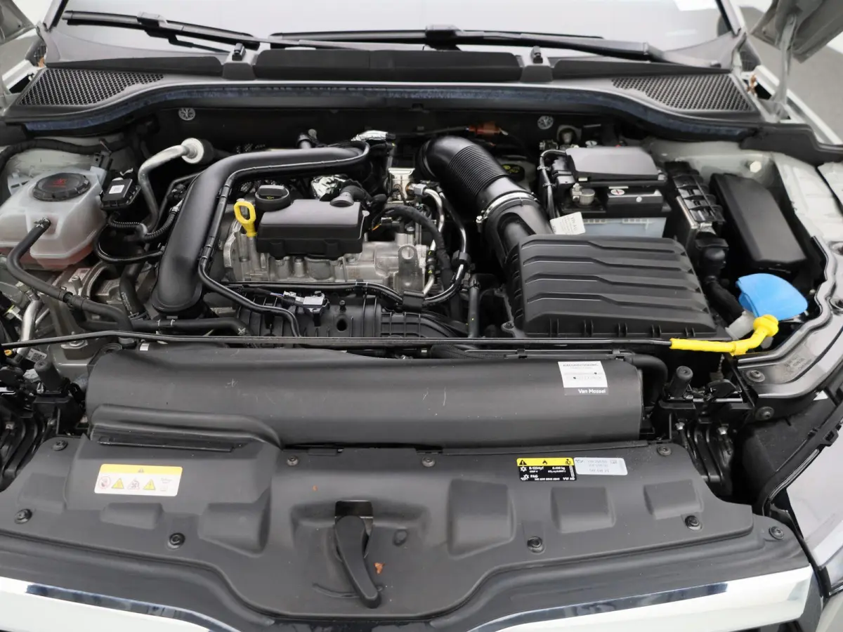 1.0 TSI Ambition | Climate Control | Apple Carplay / Android Auto | Lichtmetalen Velgen |
