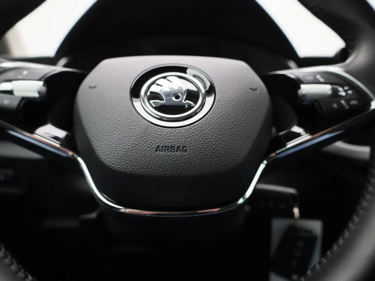 1.0 TSI Ambition | Climate Control | Apple Carplay / Android Auto | Lichtmetalen Velgen |