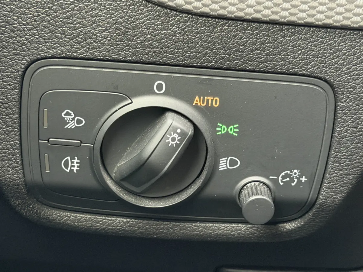 35 TFSI Business Edition Camera | App Connect