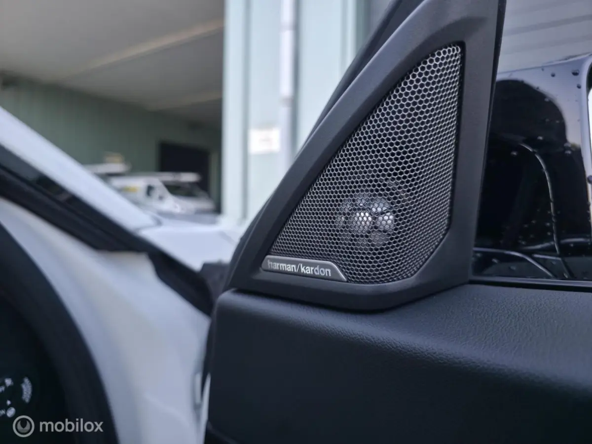 M2 / Carbon / HK Audio / Carplay / HUD
