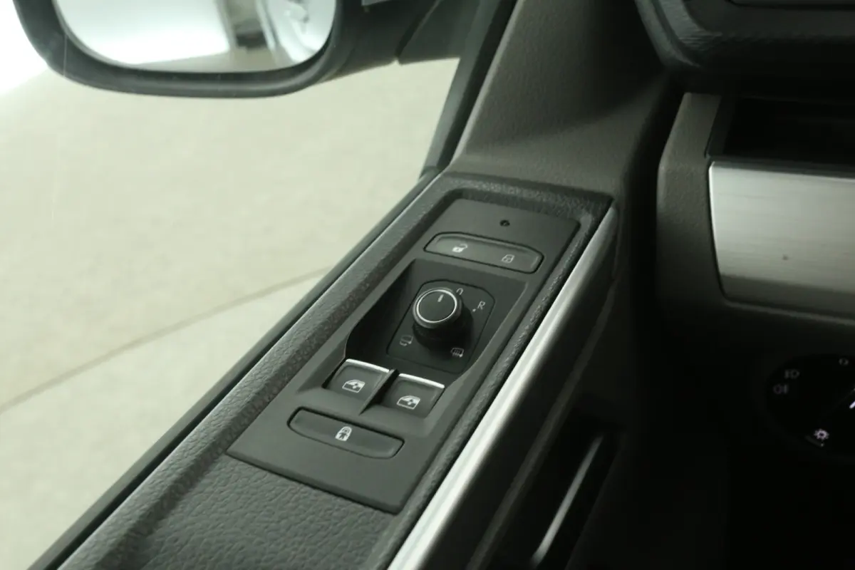 2.0 TDI BULLI 150PK L2H1 | Automaat | Dubbele Cabine | Airco | Cruise | Virtual | Camera | Carplay | Trekhaak