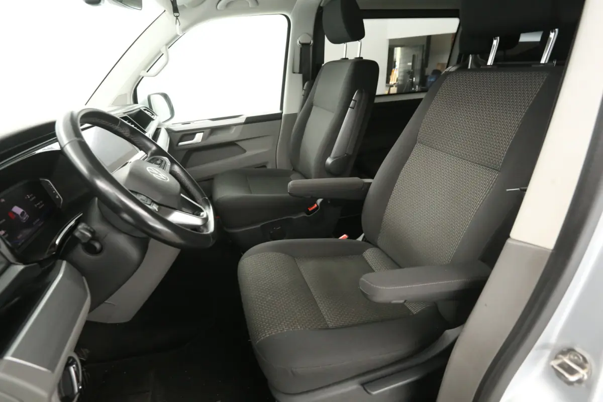 2.0 TDI BULLI 150PK L2H1 | Automaat | Dubbele Cabine | Airco | Cruise | Virtual | Camera | Carplay | Trekhaak